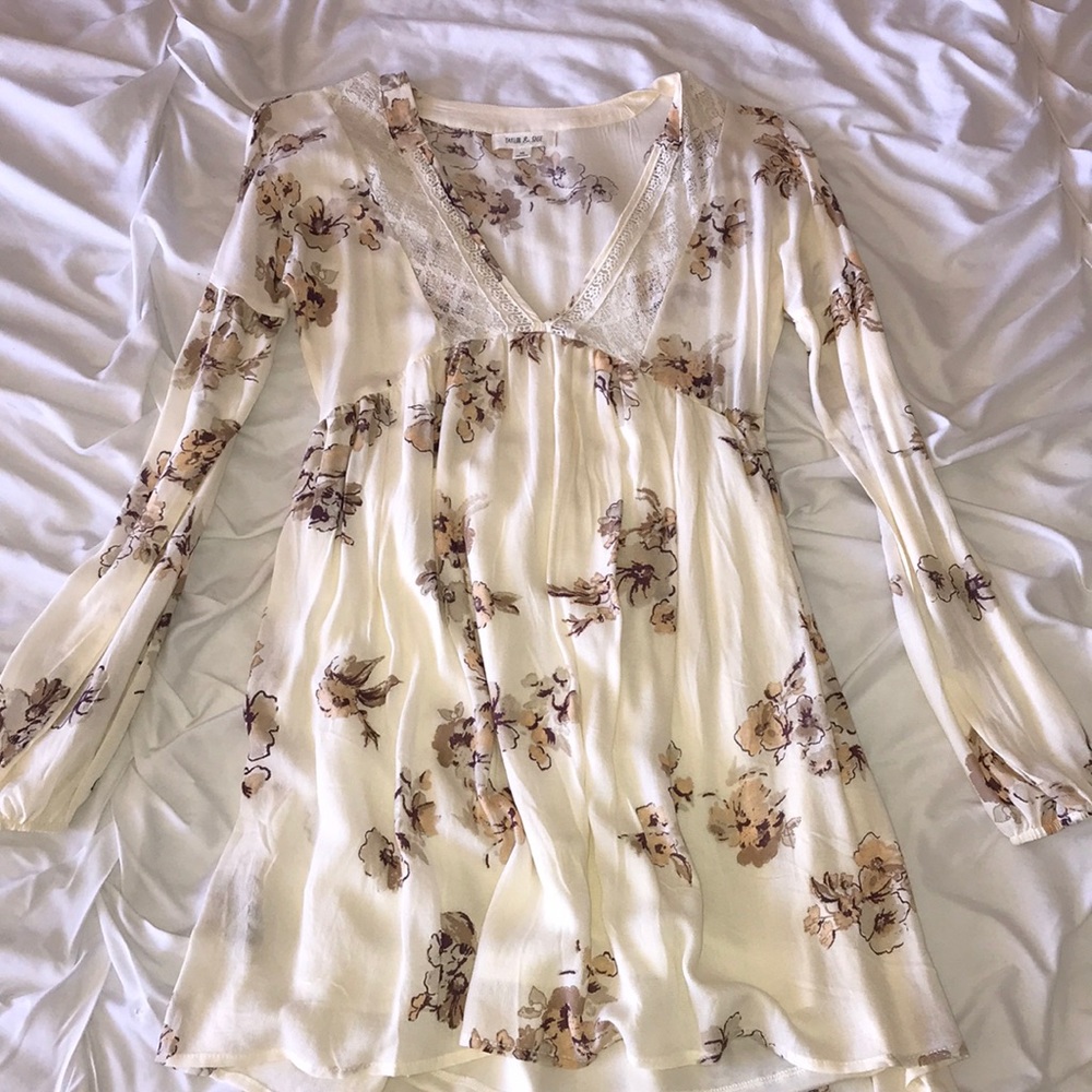 Floral, flowy dress *never worn*